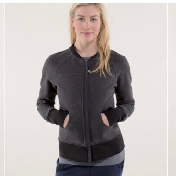 Lululemon Ltd Edition Hiver 2013 Scuba zip-up Hoodie/Jacket - Picture 3 of 11